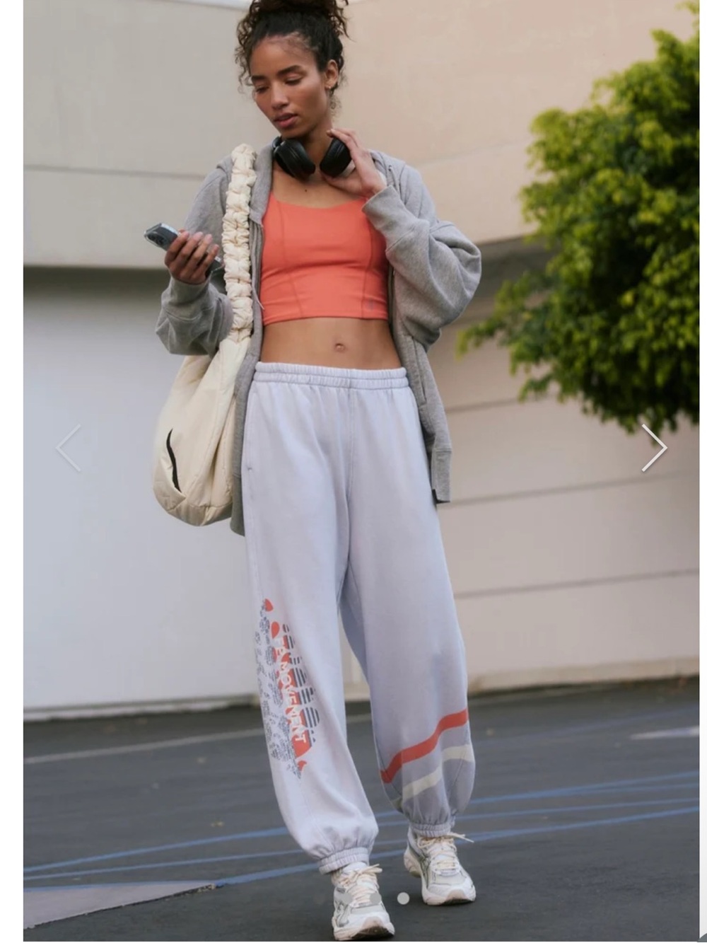 Free People Movement
FREE PEOPLE ALL STAR LOGO
PANTS Sz L Large
$98.00